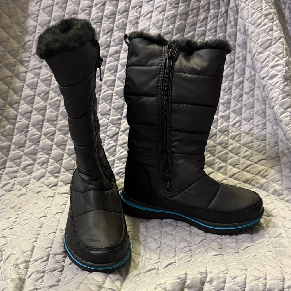 Target Luxe Quilted Faux Fur Winter Boots – Black w/ Blue Sole – Girls’ Size